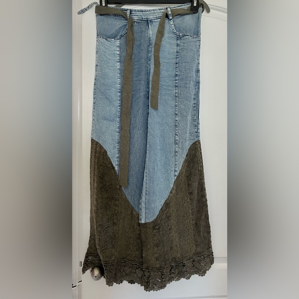 Universal Thread Light Blue and Brown Two-Tone Fl… - image 1